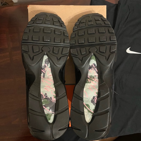 Nike X Corteiz Air Max 95 “Pink Beam” - Picture 6 of 8